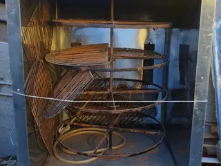 FORNO ASSADOR DE FRANGO, MULTIUSO, INDUSTRIAL, MARCA PROGÁS, GIRATÓRIO, 4 GRELHAS, BIVOLT E GÁS EM REGULAR ESTADO DE CONSERVAÇÃO — leilão