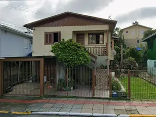 NUA PROPRIEDADE DE CASA DE 172M² EM TERRENO DE 300M² EM CARLOS BARBOSA/RS — leilão em CARLOS BARBOSA/RS