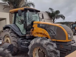 TRATOR VALTRA BT 210 — leilão em Lavras do Sul/RS