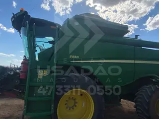 COLHEITADEIRA JOHN DEERE S550 ANO 2021 C/ PLATAFORMA DRAPER 30 PÉS — leilão em Nova Ubiratã/MT