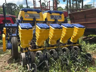 PLANTADEIRA MARCHESAN TATU PHP - 5 Linhas — leilão em Petrolândia/SC