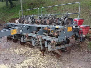 PLANTADEIRA MASSEY FERGUSON MF 512 — leilão em Chiapetta/RS