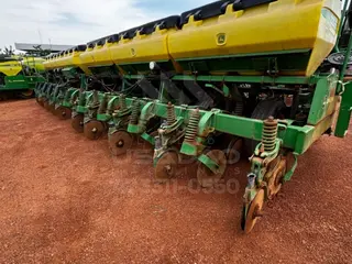 PLANTADEIRA JOHN DEERE 2122 — leilão em Chapada da Natividade/TO