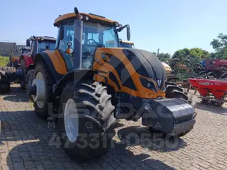 TRATOR VALTRA T230 — leilão em Santa Helena de Goiás/GO