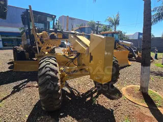 MOTONIVELADORA CATERPILLAR 140K — leilão em Quadra/SP