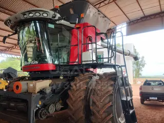 COLHEITADEIRA MASSEY FERGUSON 9895 COM PLATAFORMA 40 PÉS DRAPPER ANO 2018 — leilão em Vila Bela da Santíssima Trindade/MT