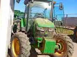 TRATOR JOHN DEERE 5080E — leilão em Ouro Preto/MG
