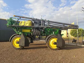 PULVERIZADOR JOHN DEERE M4040 — leilão em Campo Grande/MS