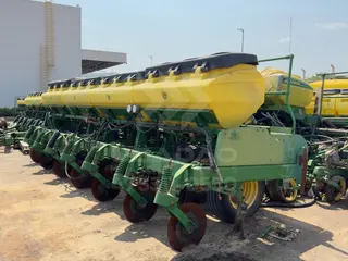 PLANTADEIRA JOHN DEERE 2130 — leilão em Chapada da Natividade/TO